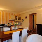 Torre Del Nera Diffuso & فندق 4*