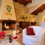 فندق Torre Del Nera Diffuso & Scheggino