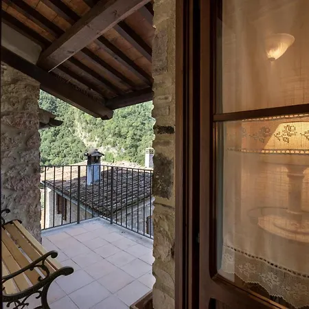 فندق Torre Del Nera Diffuso & 4*