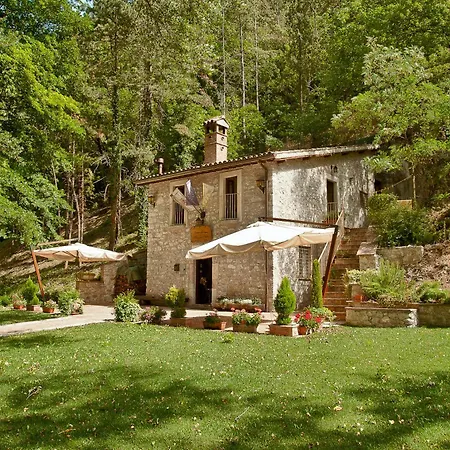 Torre Del Nera Diffuso & فندق 4*