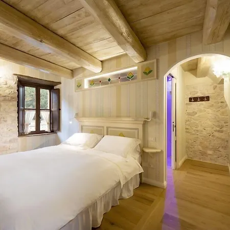 Hotel Torre Del Nera Diffuso &